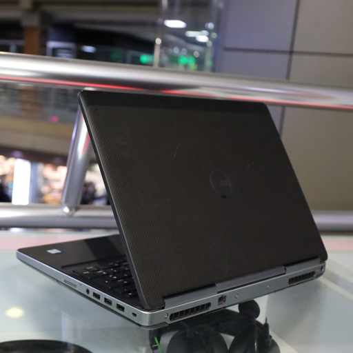 لپ تاپ استوک dell 7510